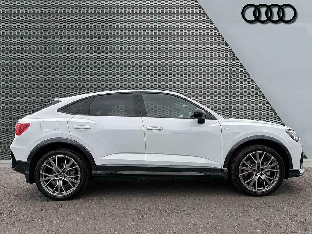 Audi Q3 Black Edition 40 Tfsi Quattro 190 Ps S Tronic White #4