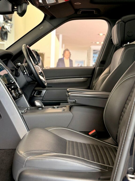 Land Rover Discovery 3.0 D300 Hse Commercial Brown #46