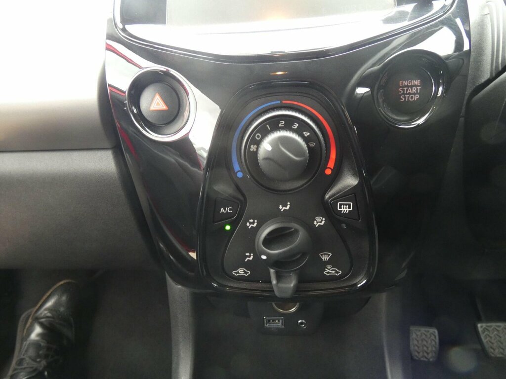 Peugeot 108 1.0 Active Hatchback Euro 6 68 Blue #11
