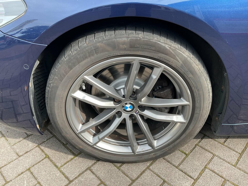 BMW 5 Series 520D Xdrive M Sport Black #23