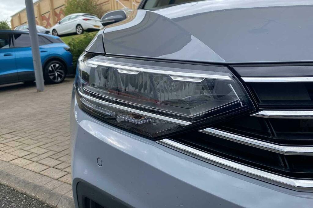 Volkswagen Passat Mk8 Facelift Sal 1.5 Tsi 150 R-line Evo Dsg Grey #43
