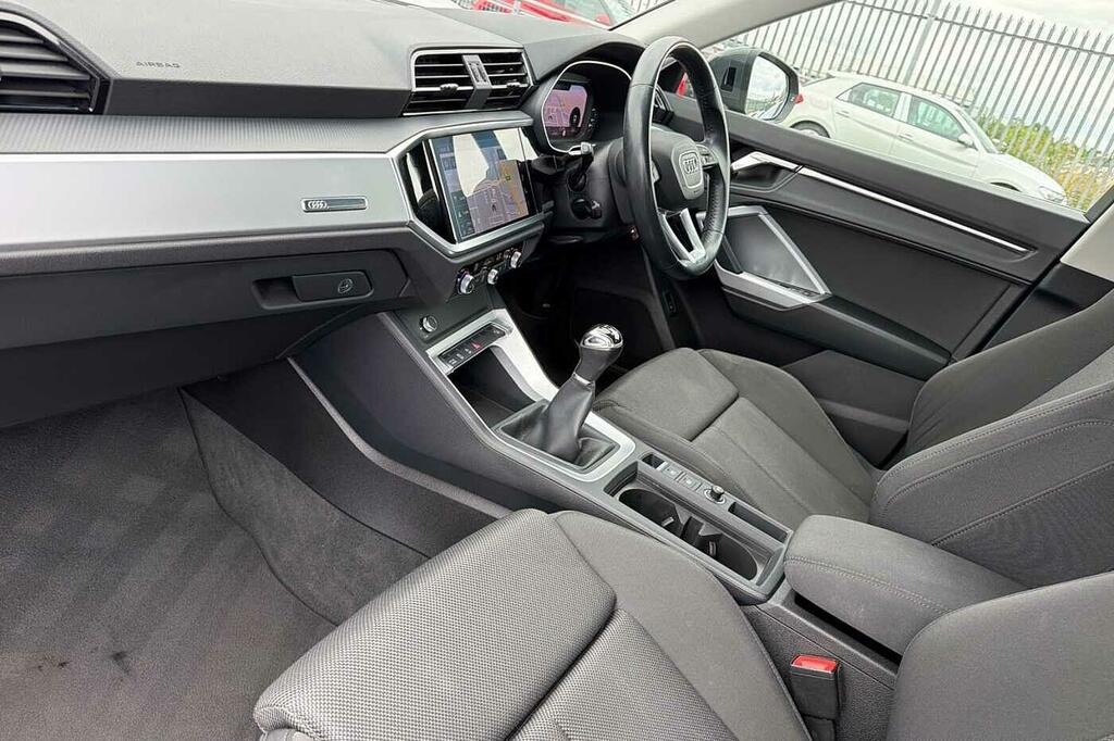 Audi Q3 Sport 35 Tfsi 150 Ps 6-Speed Grey #2