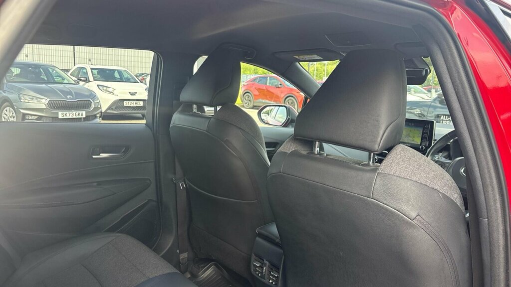 Toyota Corolla 1.8 Vvt-h Icon Touring Spo White #19
