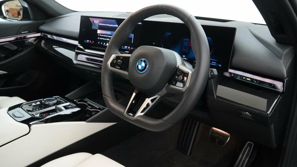 BMW 5 Series 2.0 530E 22.1Kwh M Sport Touring Plug-i Black #6