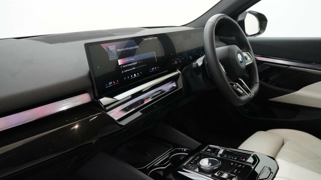 BMW 5 Series 520I M Sport Pro Saloon White #25