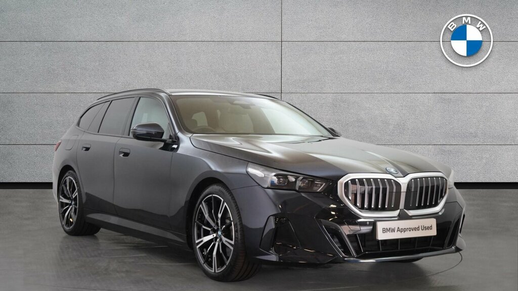 BMW 5 Series 2.0 530E 22.1Kwh M Sport Touring Plug-i Black