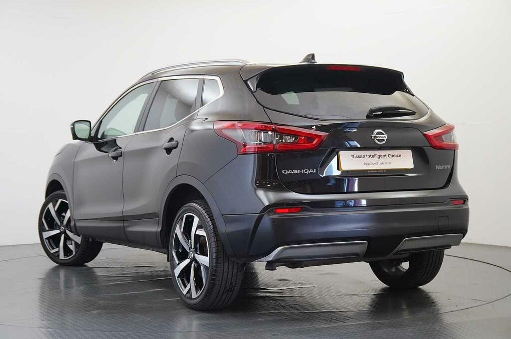 Nissan Qashqai 1.3 Dig-t 140 Tekna With Bose Premium Audio And Pa Black #3