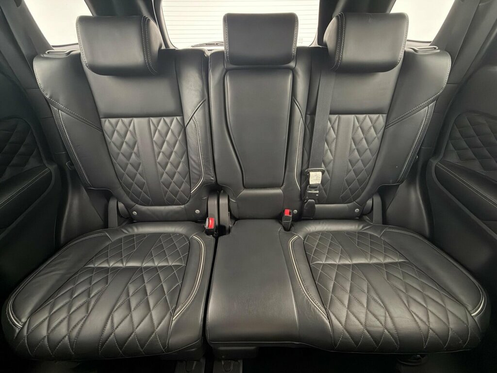 Mitsubishi Outlander 2.4H Twinmotor 13.8Kwh Dynamic Suv Plug Red #11