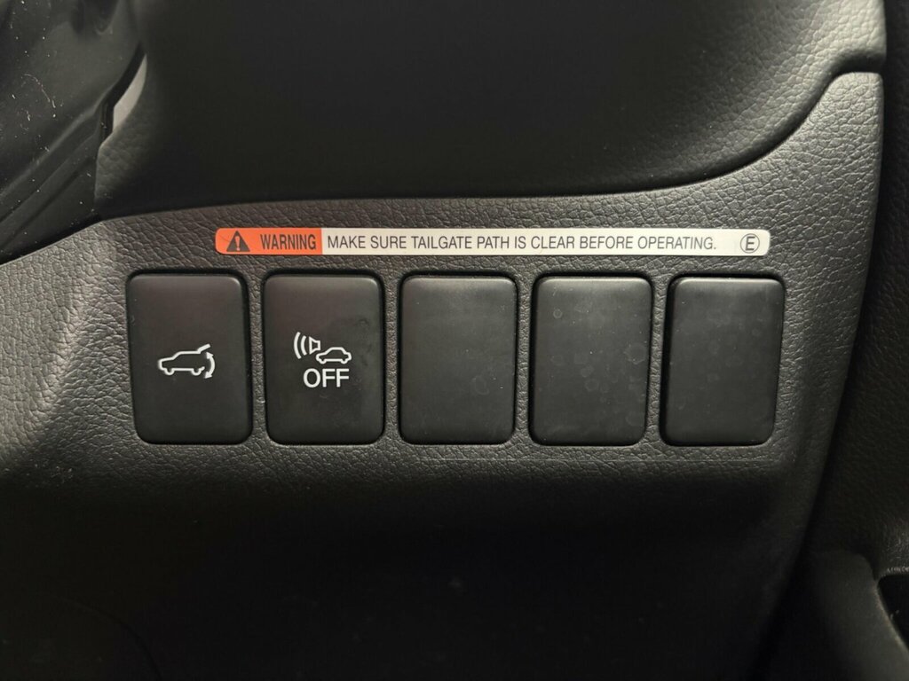 Mitsubishi Outlander 2.4H Twinmotor 13.8Kwh Dynamic Suv Plug Red #18