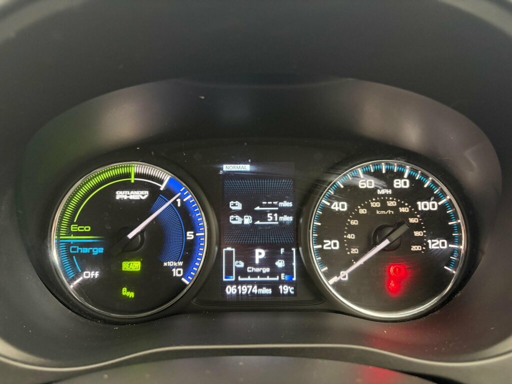 Mitsubishi Outlander 2.4H Twinmotor 13.8Kwh Dynamic Suv Plug Red #22
