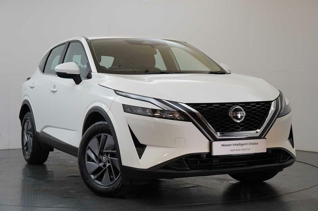 Nissan Qashqai 1.3 Dig-t Mh 140 Acenta Premium With Rear View Cam White