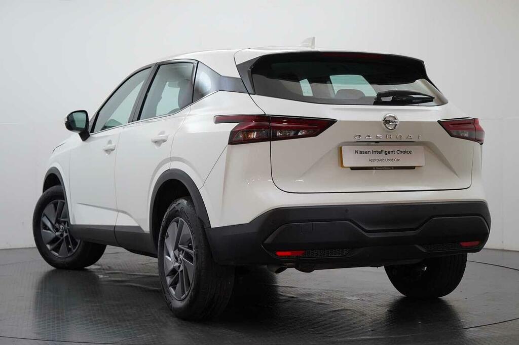 Nissan Qashqai 1.3 Dig-t Mh 140 Acenta Premium With Rear View Cam White #3