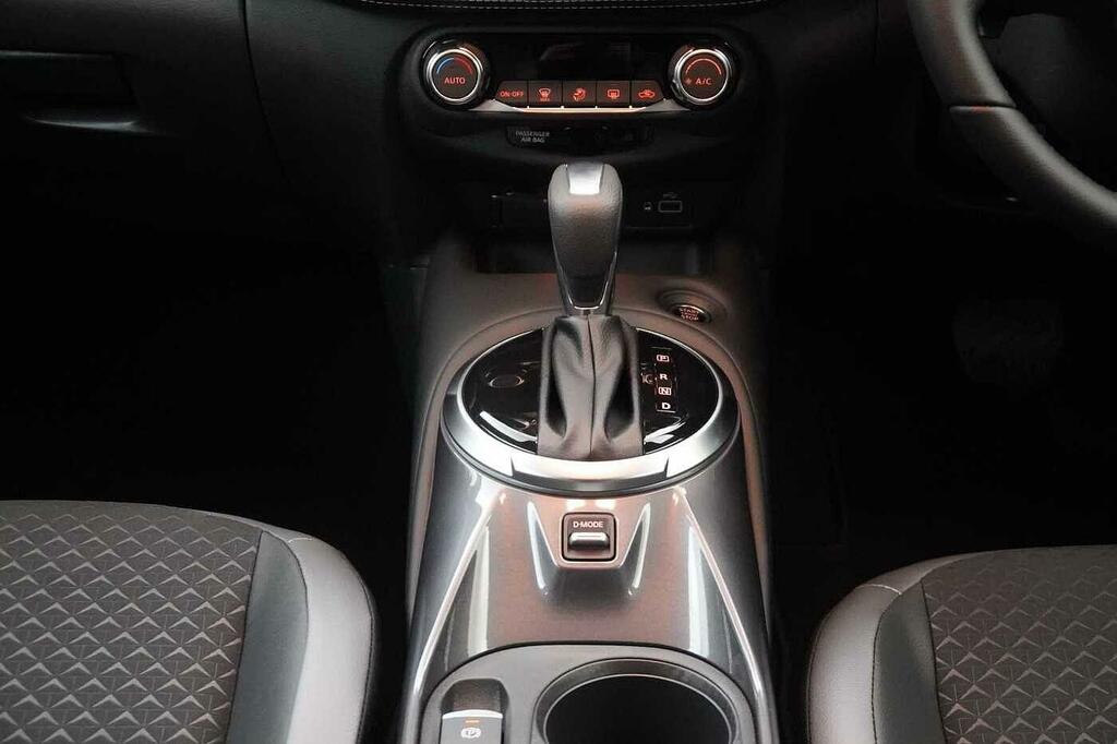 Nissan Juke Nissan Juke N-connecta Silver #25