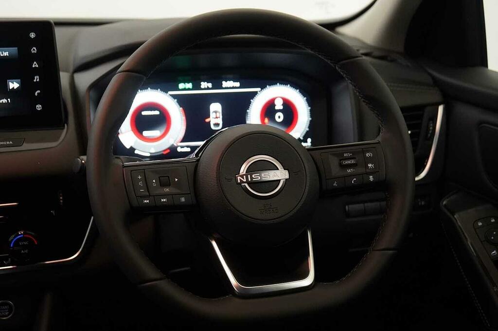 Nissan Qashqai 1.3 Dig-t Mh Acenta Premium Blue #36