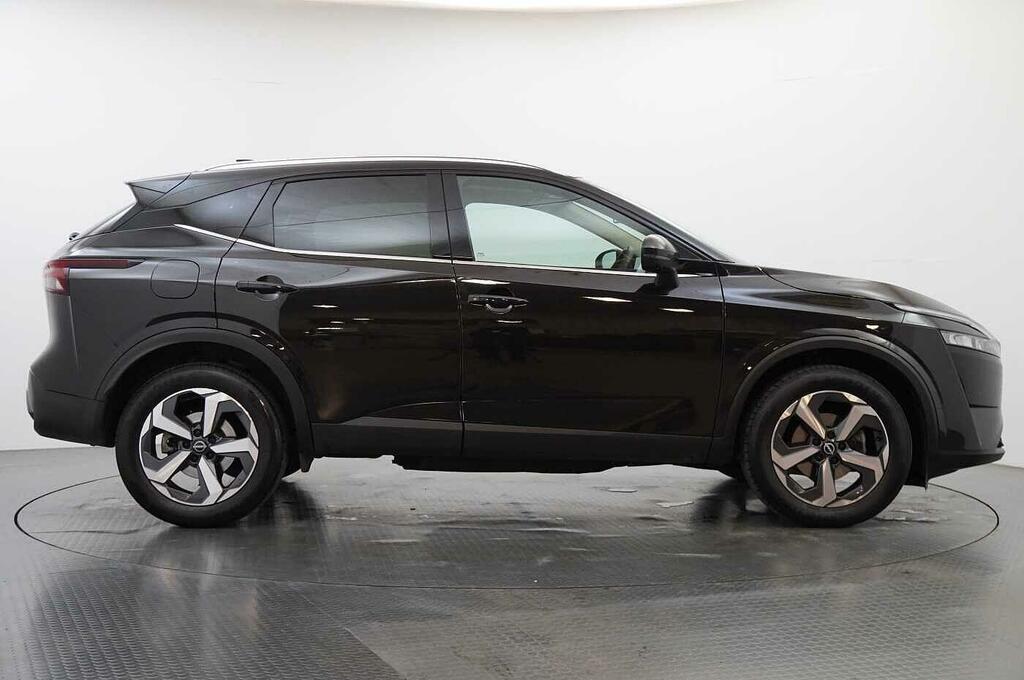 Nissan Qashqai 1.3 Dig-t Mh 140 N-connecta With Glass Roof Sat Black #6