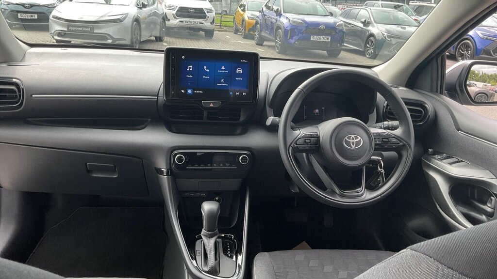 Toyota Yaris 1.5 Vvt-h Design E-cvt Euro 6 Ss Silver #6