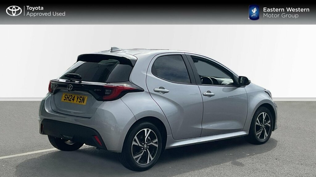 Toyota Yaris 1.5 Vvt-h Design E-cvt Euro 6 Ss Silver #2
