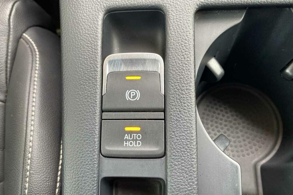 Volkswagen Passat Estate Executive 2.0 Tdi Bmt 140Ps 6-Speed Dsg 5 D Grey #38