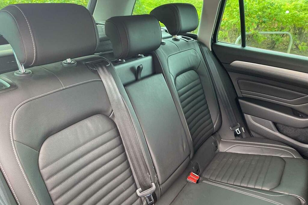 Volkswagen Passat Estate Executive 2.0 Tdi Bmt 140Ps 6-Speed Dsg 5 D Grey #13