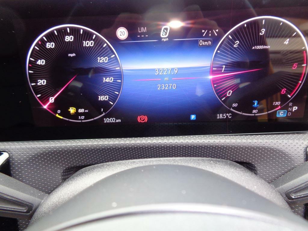 Mercedes-Benz A Class A 200 D Amg Line Executive Yellow #4