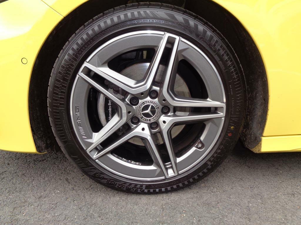 Mercedes-Benz A Class A 200 D Amg Line Executive Yellow #6