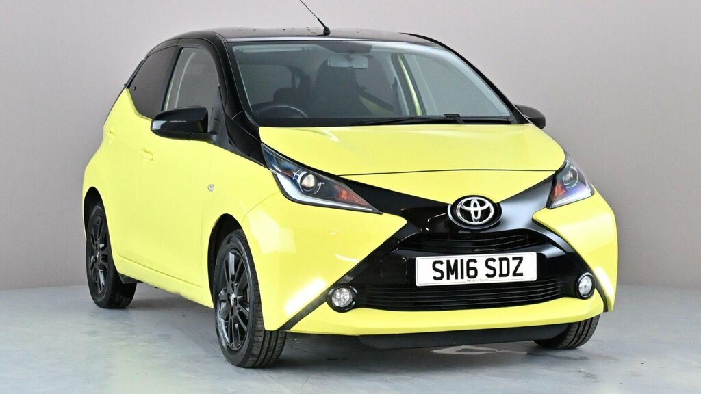Toyota Aygo 1.0 Vvt-i X-cite 3 Yellow Bi-tone Hatchback Pe Yellow