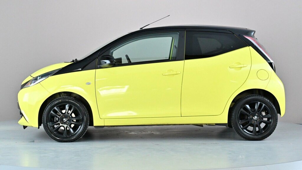 Toyota Aygo 1.0 Vvt-i X-cite 3 Yellow Bi-tone Hatchback Pe SM16SDZ Yellow #4