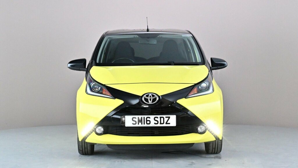 Toyota Aygo 1.0 Vvt-i X-cite 3 Yellow Bi-tone Hatchback Pe SM16SDZ Yellow #2