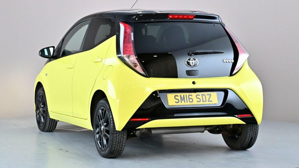 Toyota Aygo 1.0 Vvt-i X-cite 3 Yellow Bi-tone Hatchback Pe SM16SDZ Yellow #3