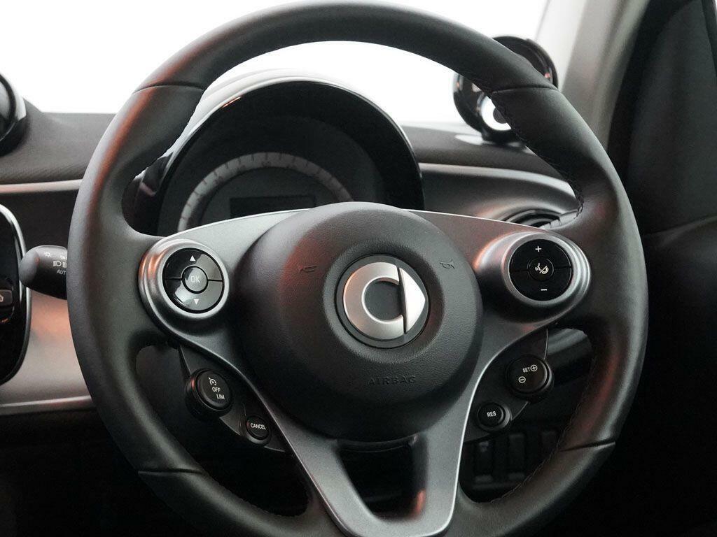 Smart Fortwo Coupe Coupe 17.6Kwh Prime Exclusive 22Kw Charg White #26