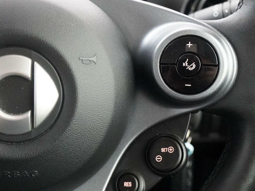 Smart Fortwo Coupe Coupe 17.6Kwh Prime Exclusive 22Kw Charg White #17