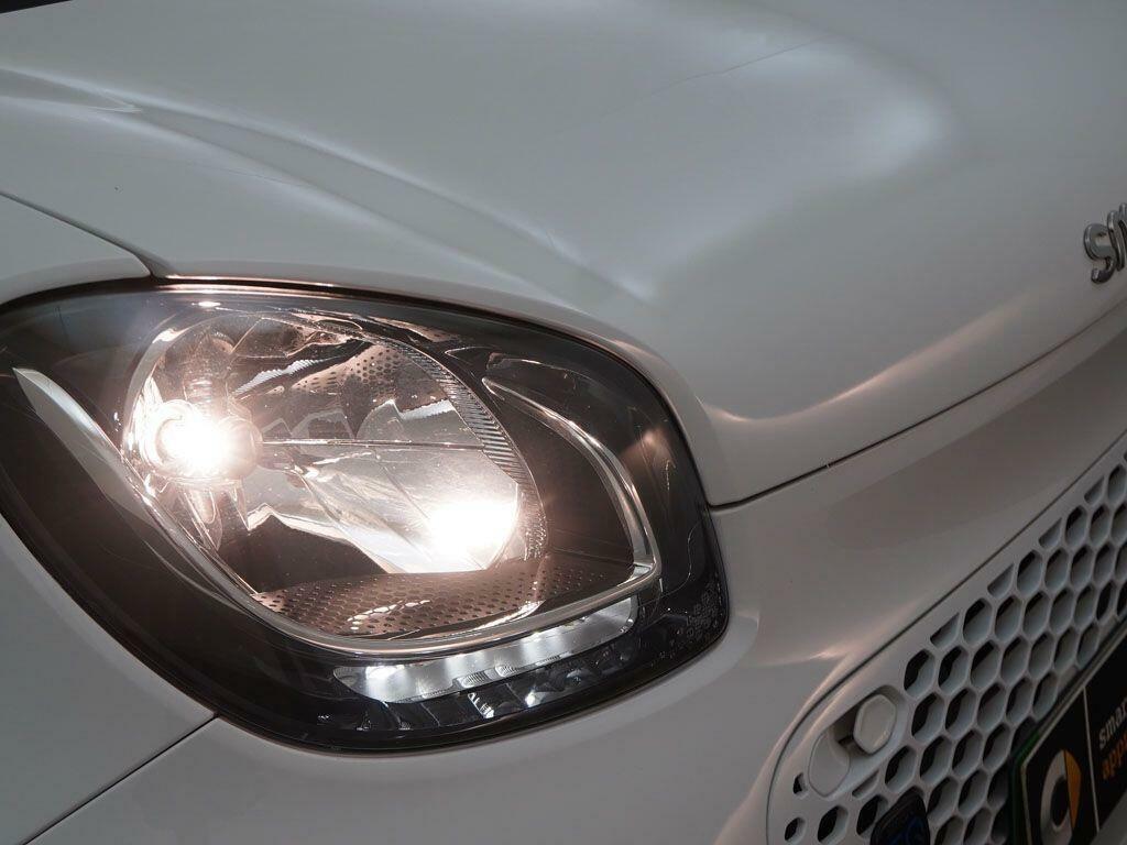 Smart Fortwo Coupe Coupe 17.6Kwh Prime Exclusive 22Kw Charg White #34