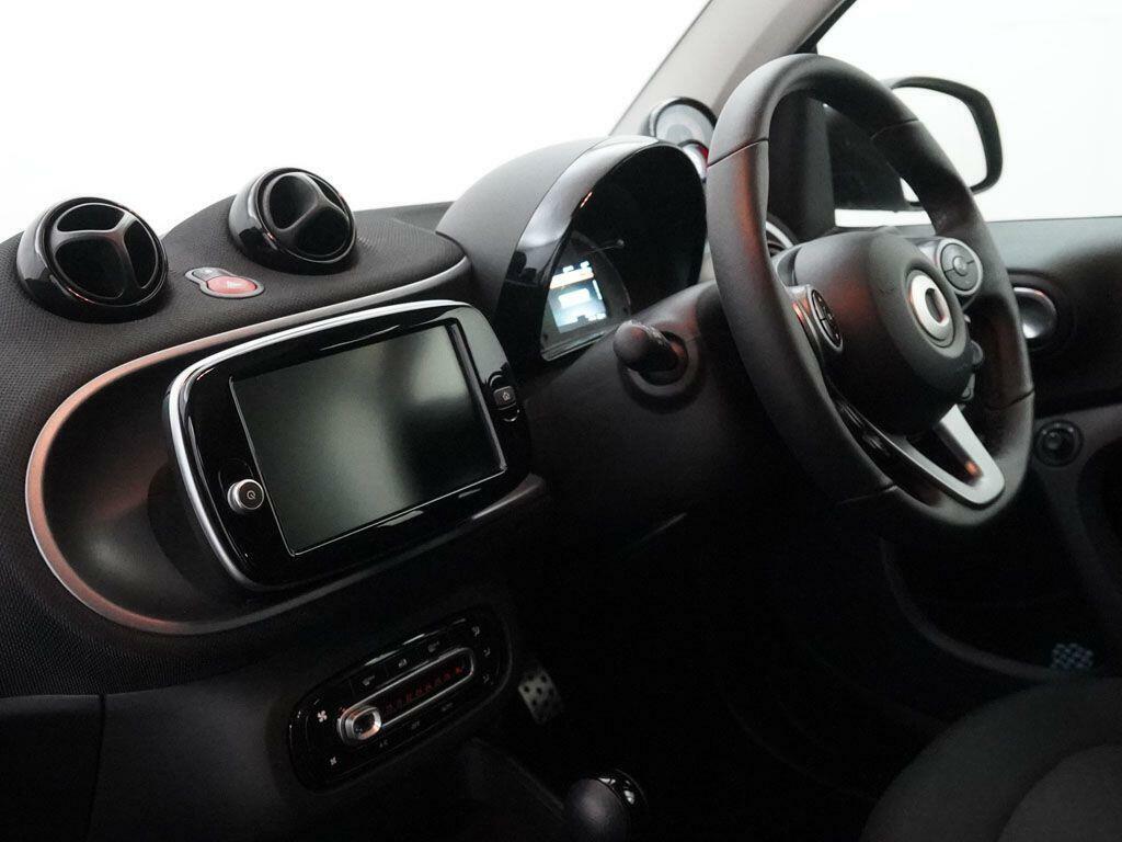 Smart Fortwo Coupe Coupe 17.6Kwh Prime Exclusive 22Kw Charg White #13