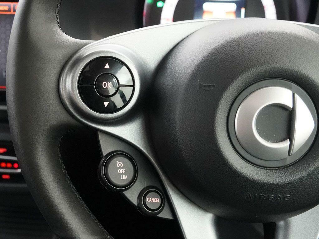 Smart Fortwo Coupe Coupe 17.6Kwh Prime Exclusive 22Kw Charg White #28