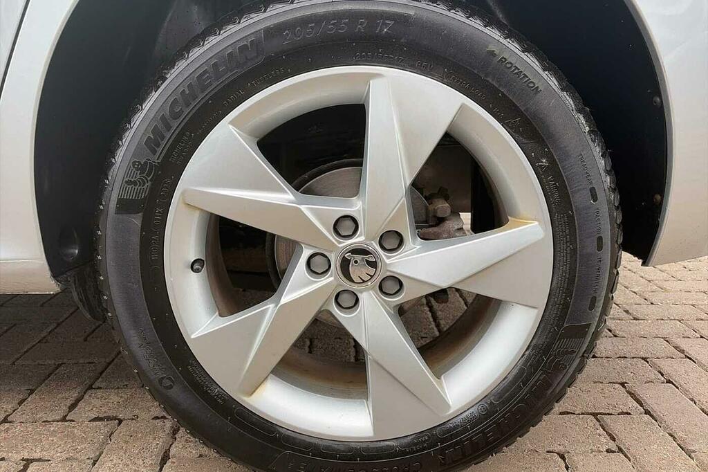 Skoda Kamiq 1.5 Tsi Se Drive Dsg Silver #5
