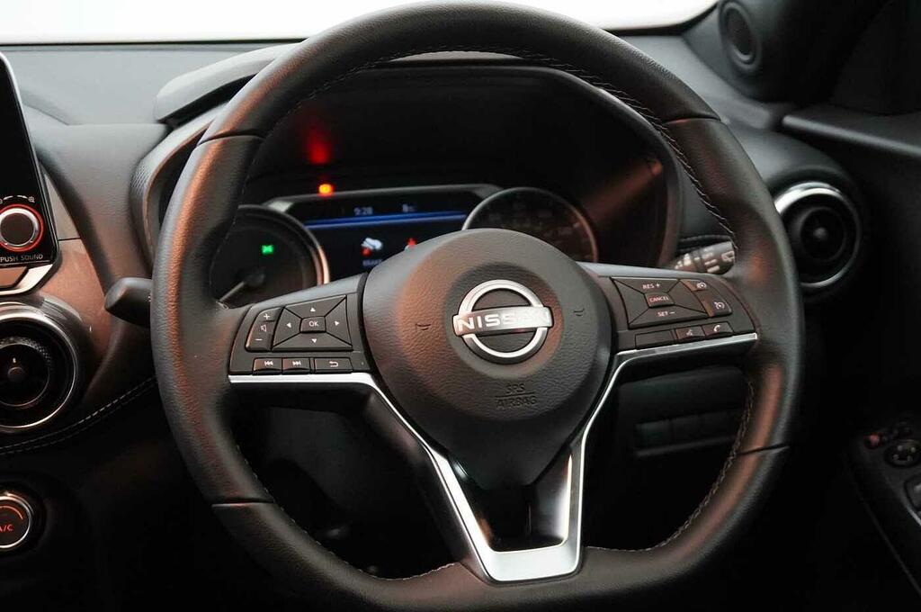 Nissan Juke 1.6 N Connecta Suv Hybrid Grey #26