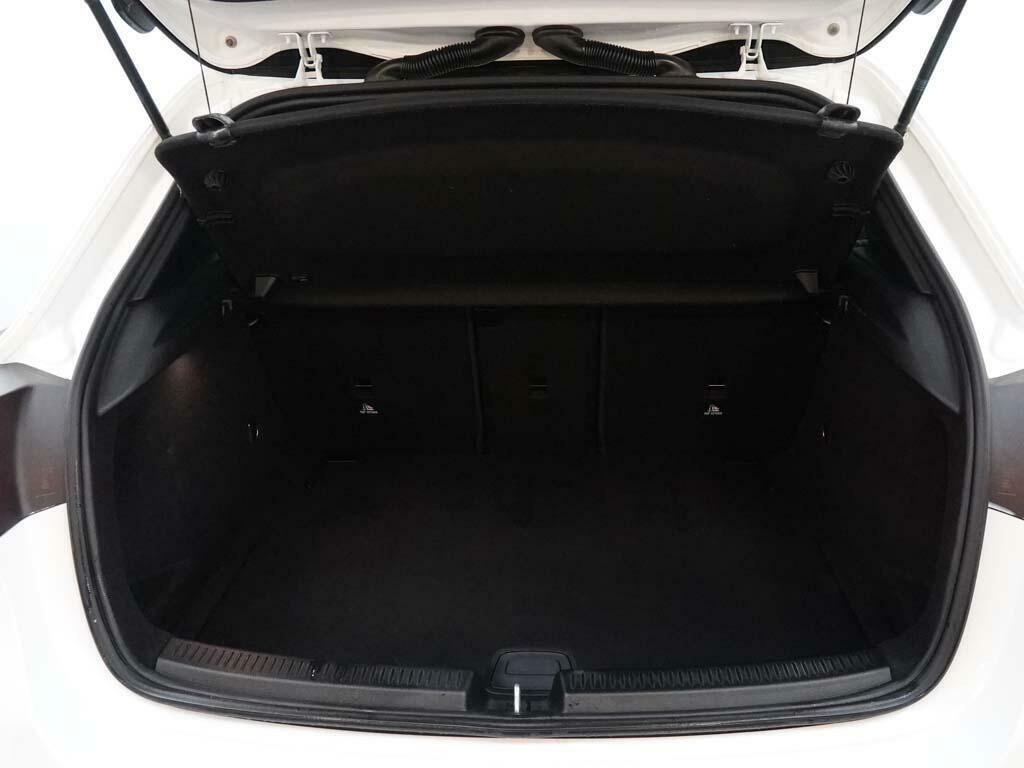 Mercedes-Benz A Class Mercedes-benz A Class 1.3 A200 Amg Line 7G-dct Eur Grey #26