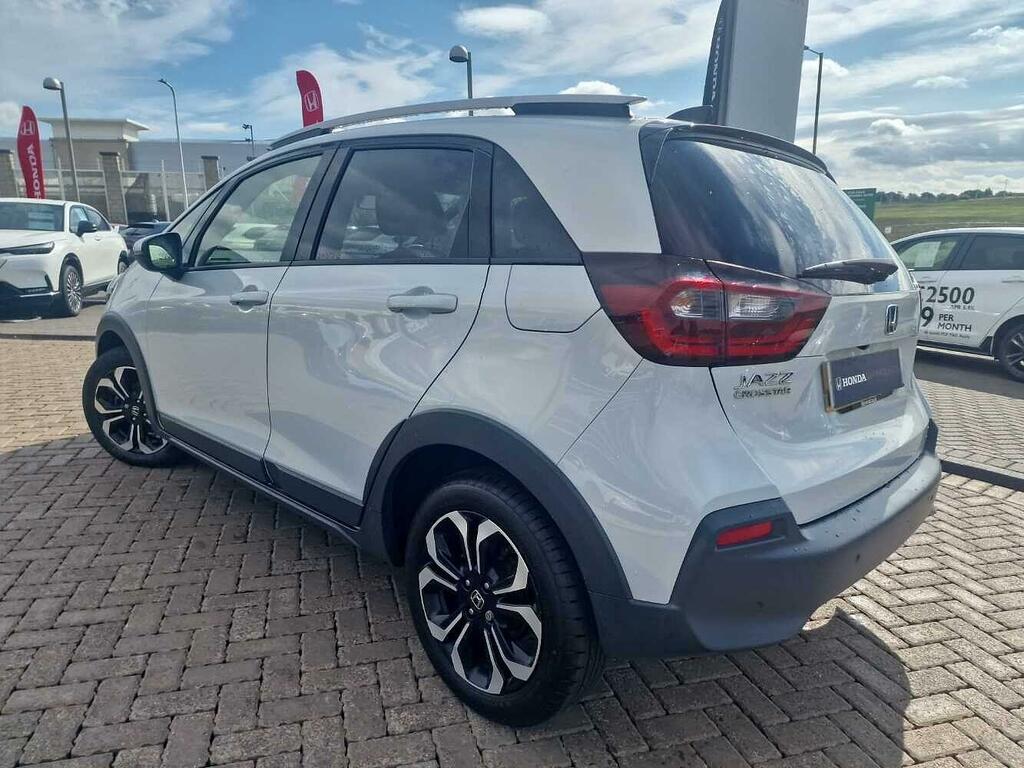 Honda Jazz 1.5 I-mmd Hybrid Crosstar Ex Ecvt White #3
