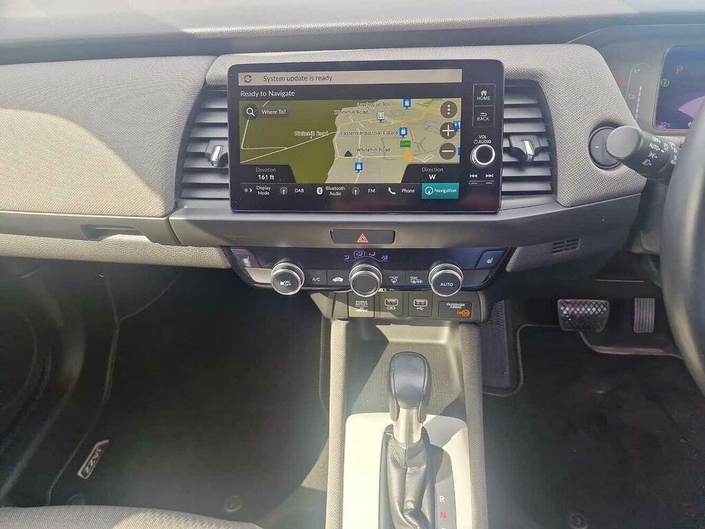 Honda Jazz 1.5 I-mmd Hybrid Crosstar Ex Ecvt White #18