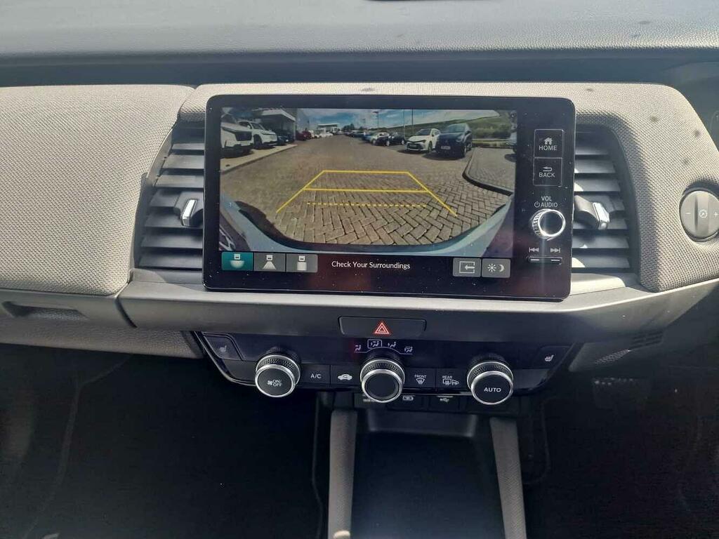 Honda Jazz 1.5 I-mmd Hybrid Crosstar Ex Ecvt White #17