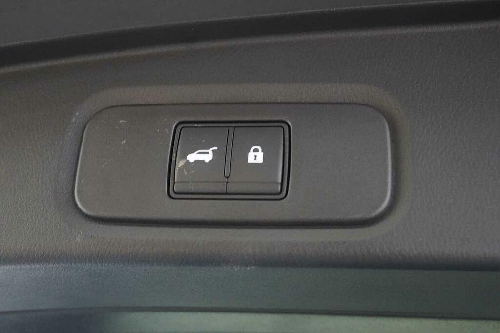 Nissan Qashqai 1.3 Dig-t 140Ps N-connecta White #12