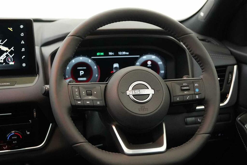Nissan Qashqai 1.3 Dig-t 140Ps N-connecta White #34