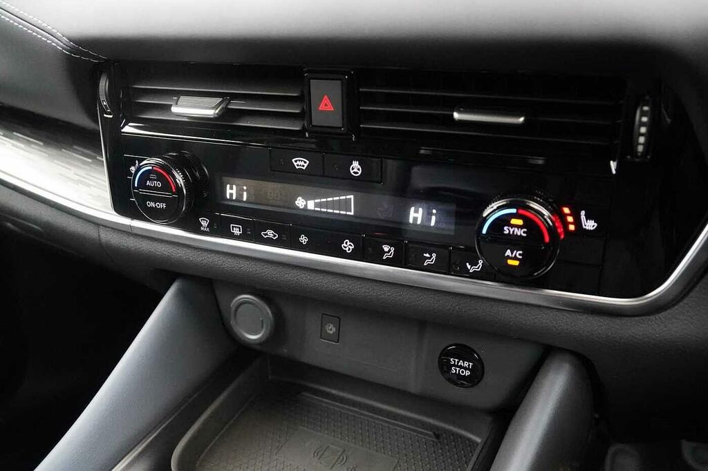 Nissan Qashqai 1.3 Dig-t Mh N-connecta Black #28