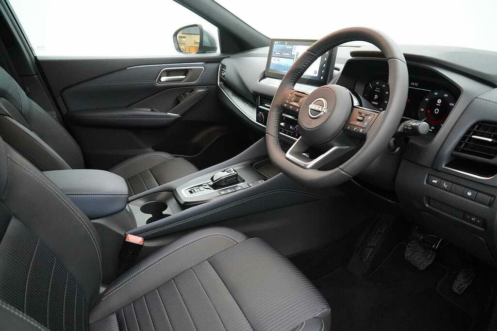 Nissan Qashqai 1.3 Dig-t Mh N-connecta Black #20