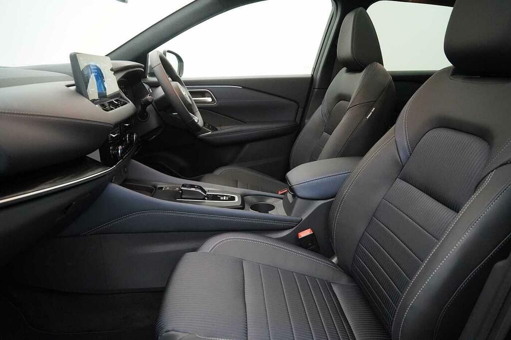 Nissan Qashqai 1.3 Dig-t Mh N-connecta Black #16