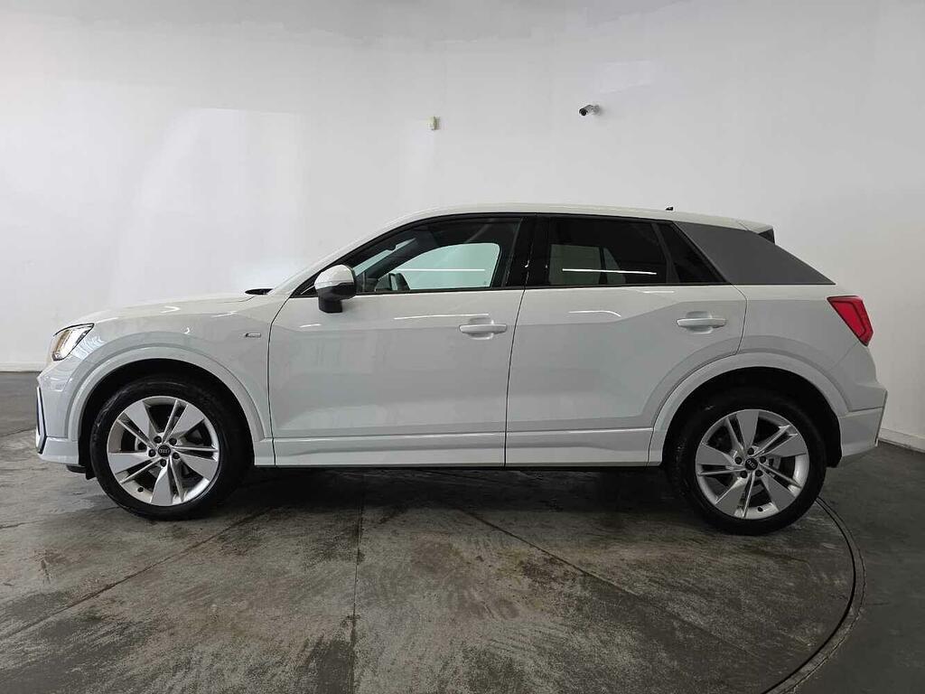 Audi Q2 S Line 35 Tfsi 150 Ps S Tronic White #4