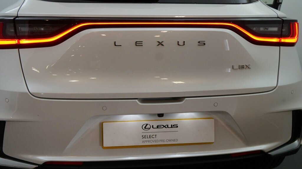 Lexus LBX 1.5 Vvt-ie Premium Plus E-cvt Euro 6 Ss White #5