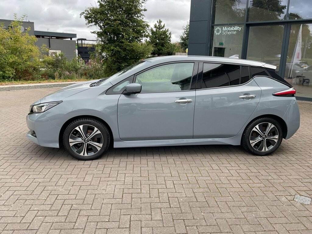 Nissan Leaf 40Kwh Tekna Grey #5