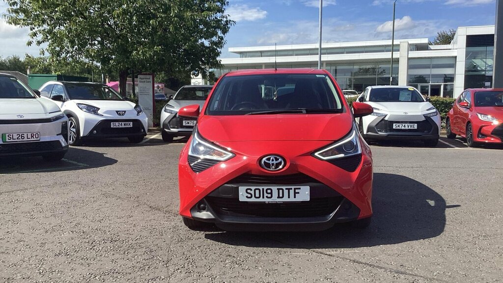 Toyota Aygo 1.0 Vvt-i X-play Euro 6 Red #2