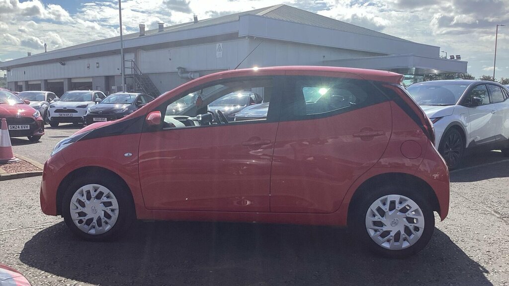 Toyota Aygo 1.0 Vvt-i X-play Euro 6 Red #5